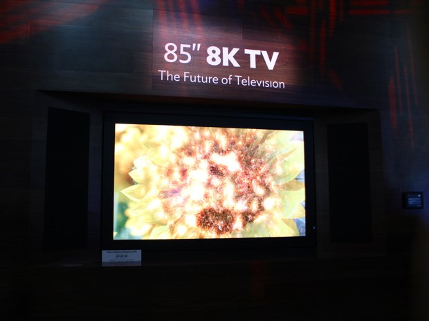CES 2014: 85 Zoll großer 8K-TV mit 3D-Effekt ohne Brille von Sharp